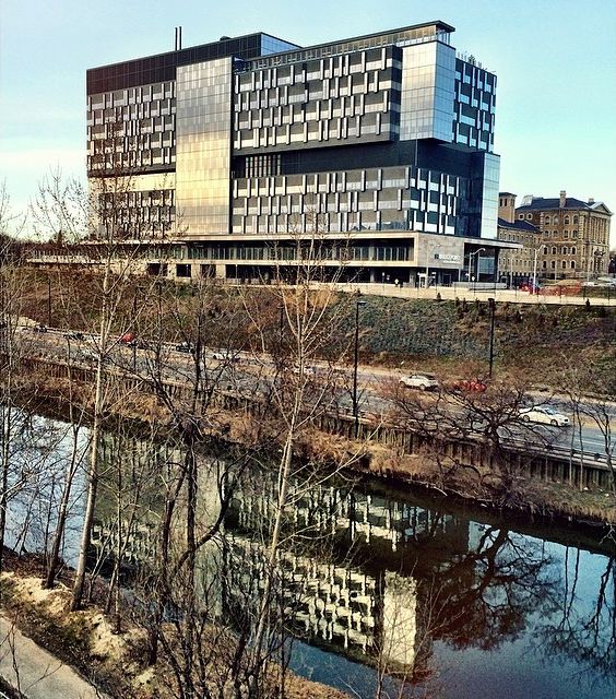 Hennick Bridgepoint Hospital