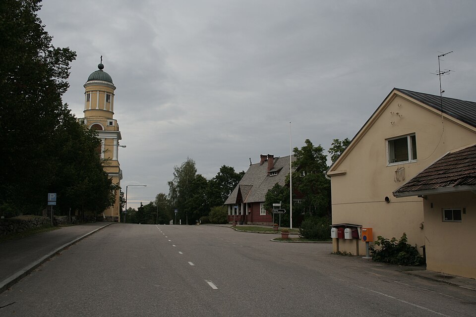 Hollola church and historic center