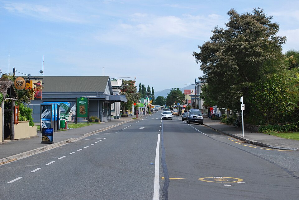 Tākaka