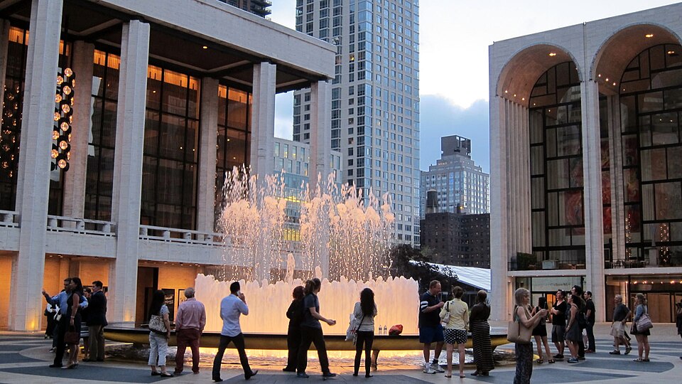 Revson Fountain