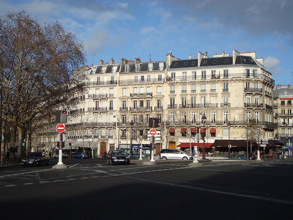 place Edmond-Rostand