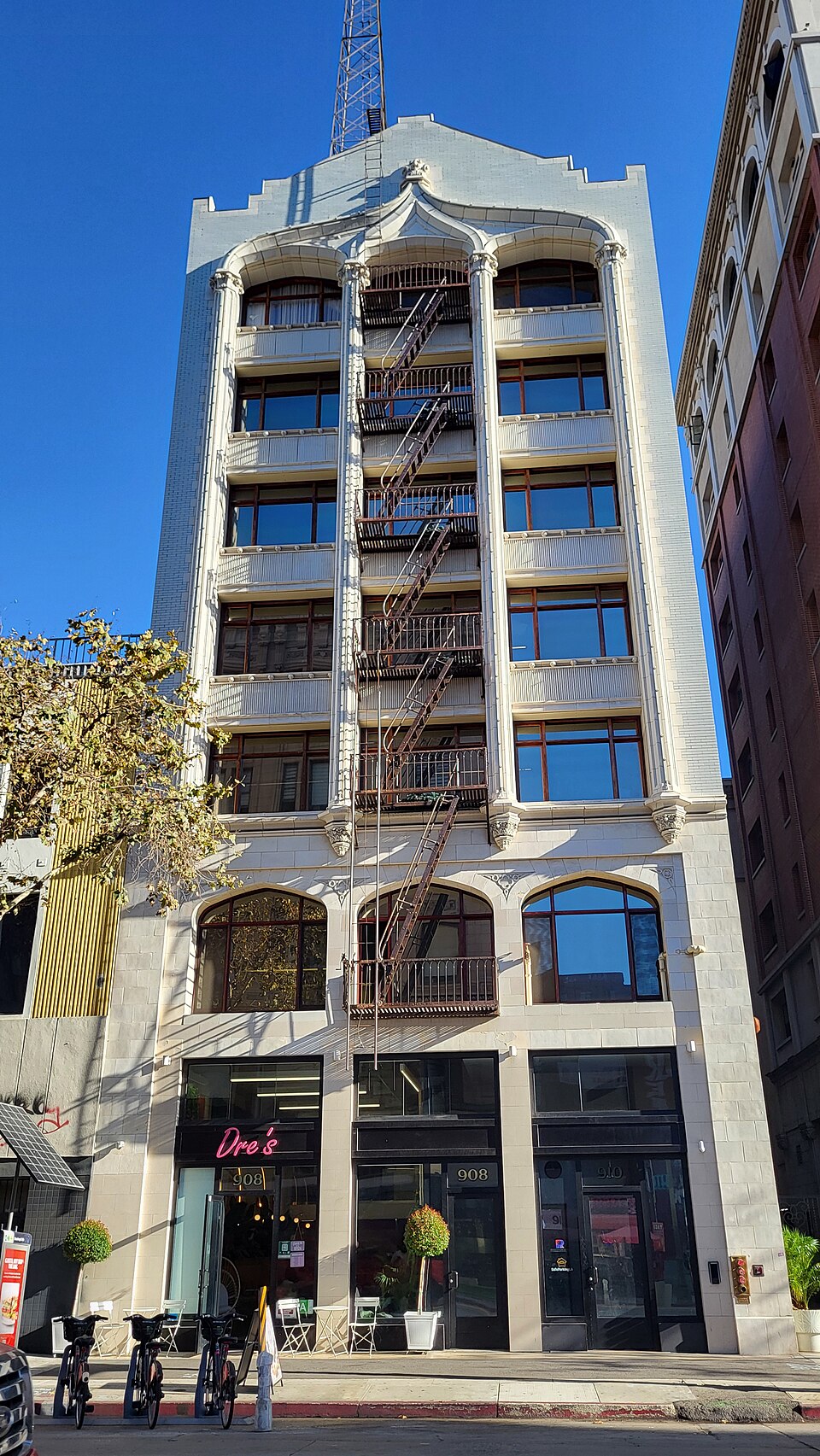 Broadway Leasehold Building