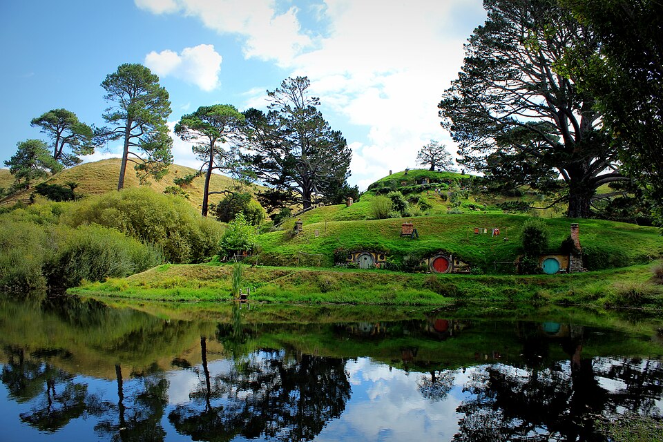 Hobbiton Movie Set