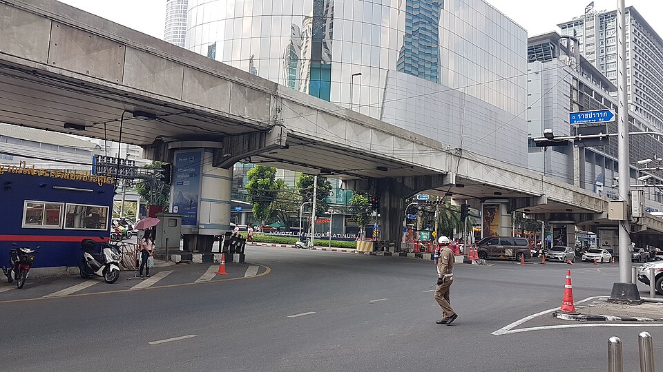 Pratu Nam intersection