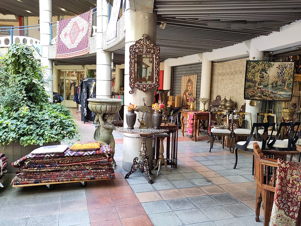 Saint-Ouen flea market