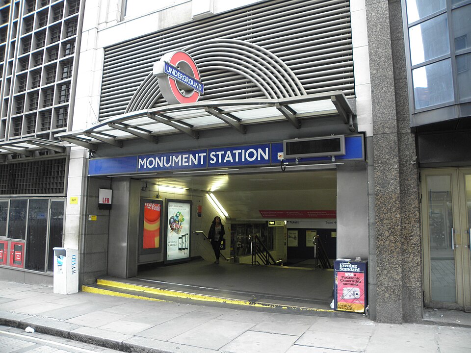Bank and Monument stations