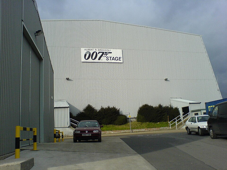 007 Stage