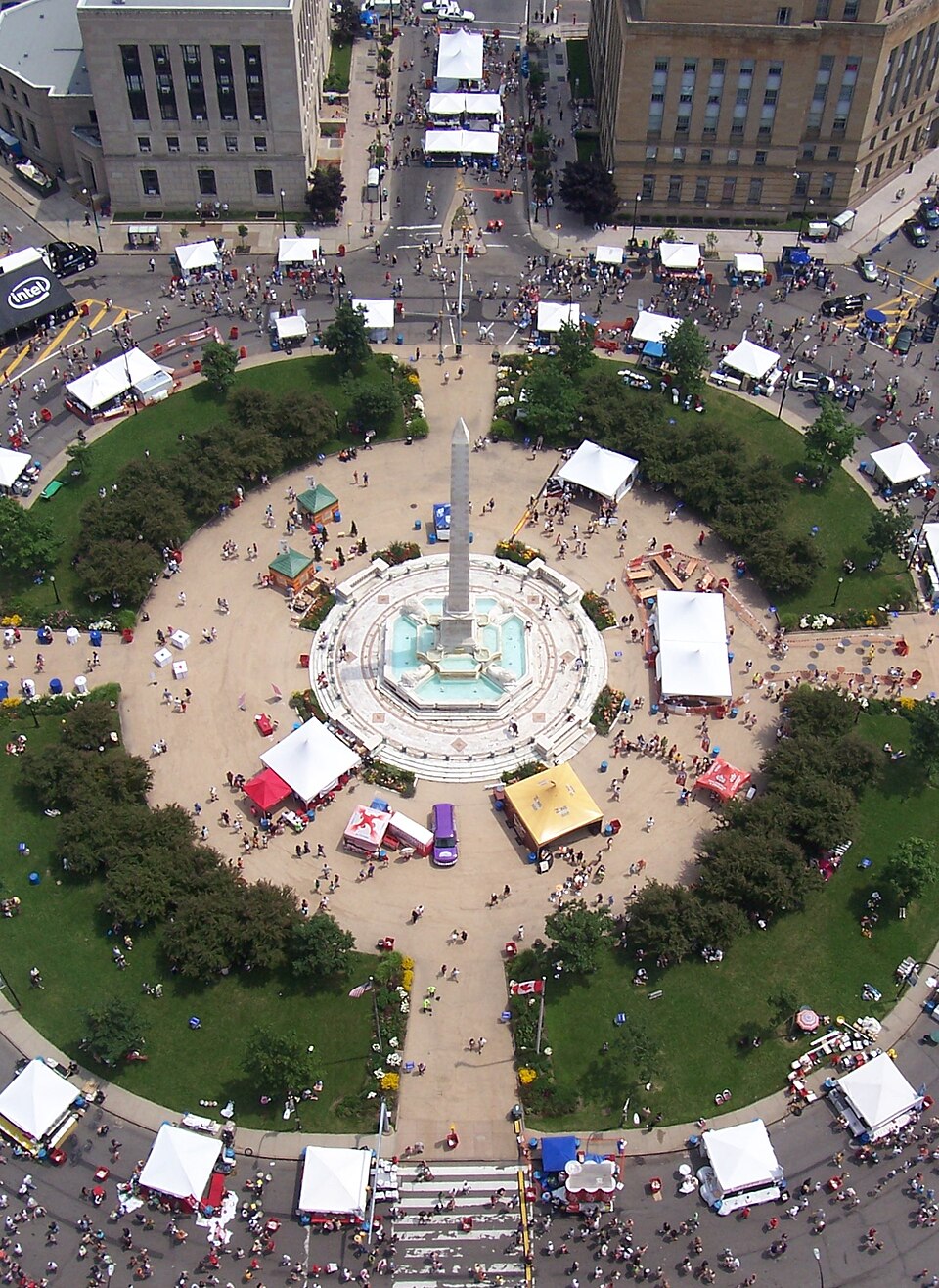 Niagara Square