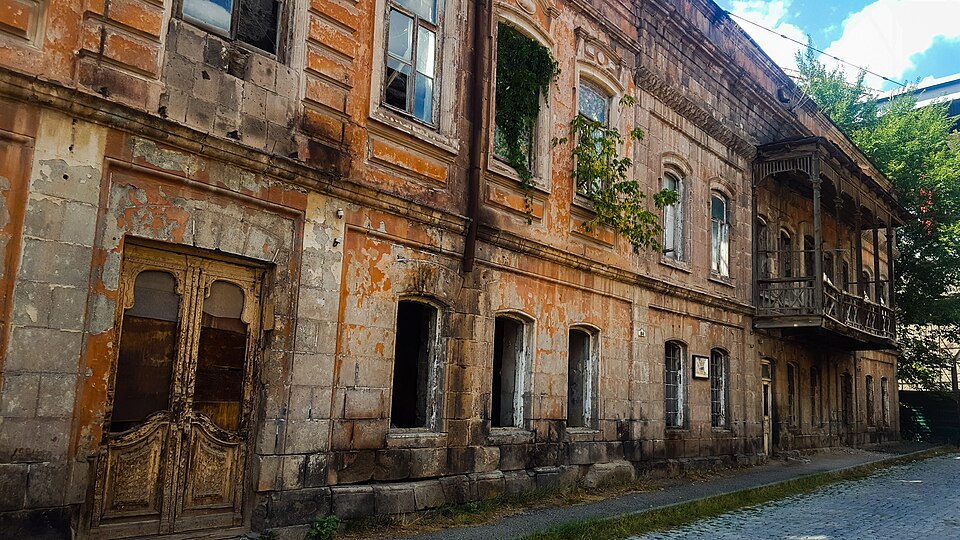 Vardan Ajemian 1, Gyumri