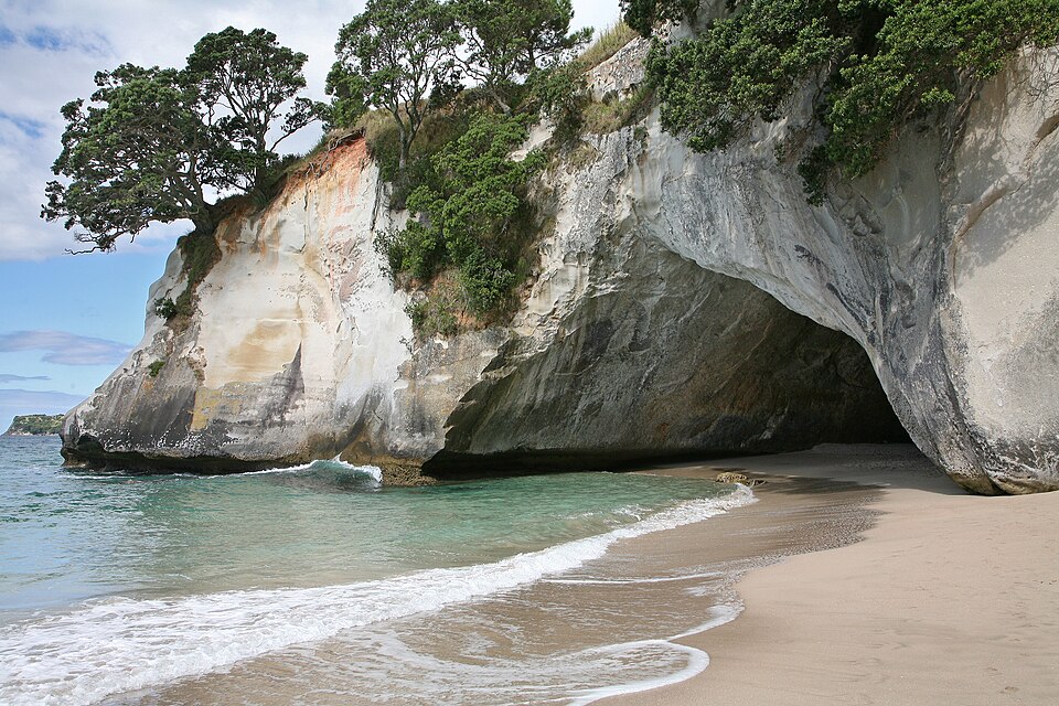 Te Whanganui-o-Hei / Cathedral Cove Marine Reserve