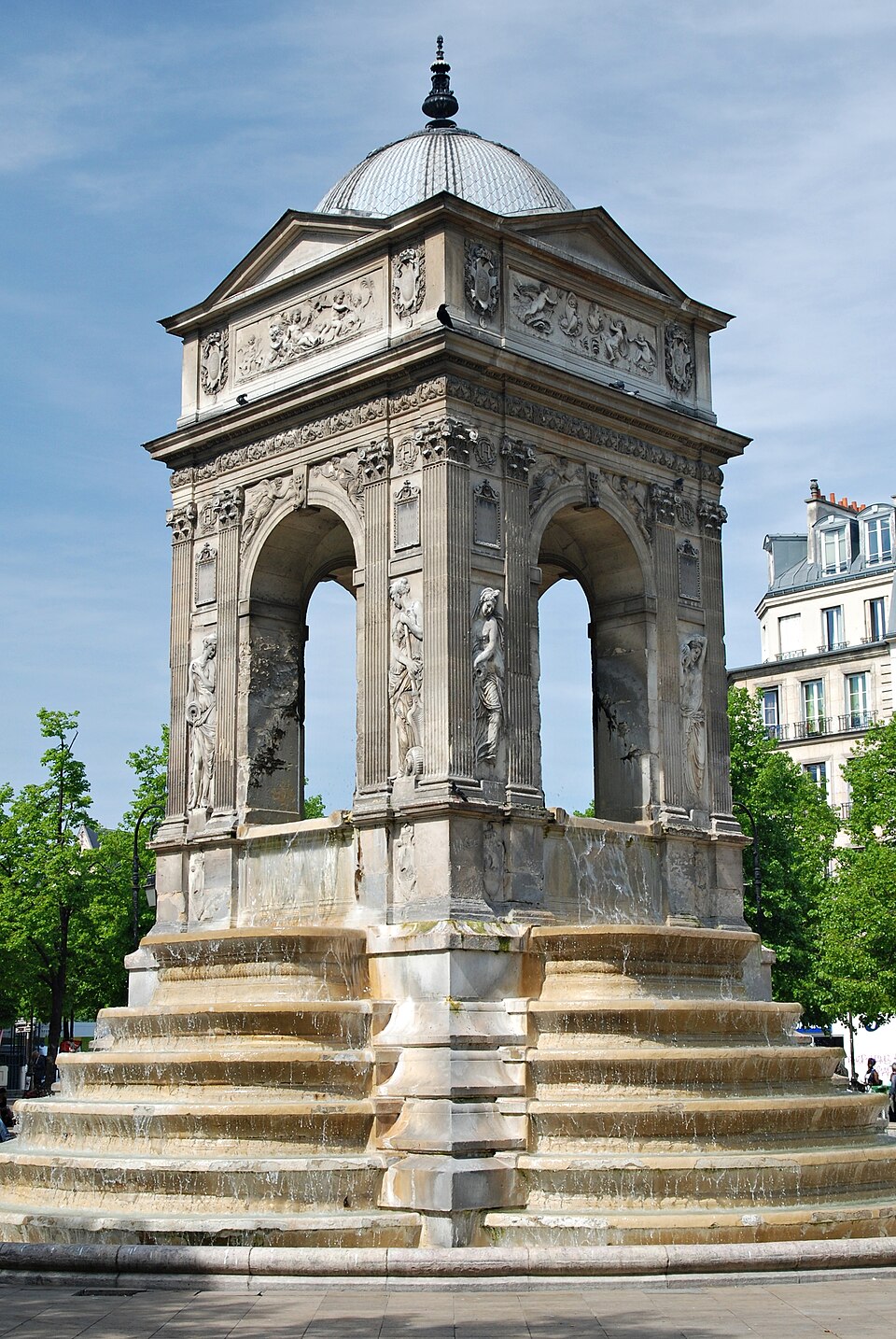 fontaine des Innocents